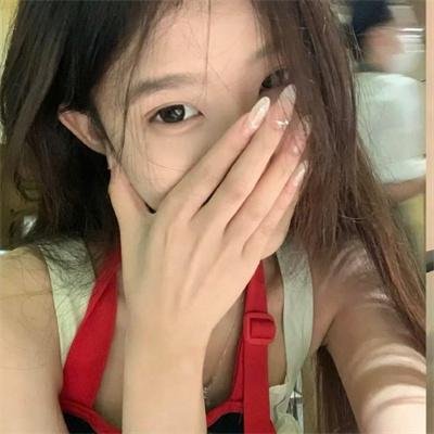 花落水流红